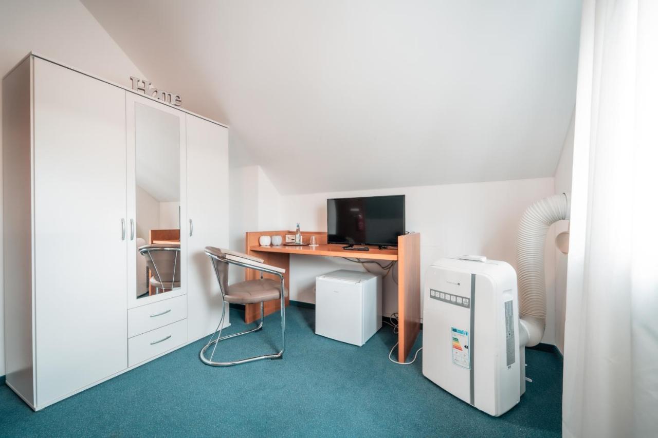 Airport Lounge Hotel Duesseldorf Bagian luar foto