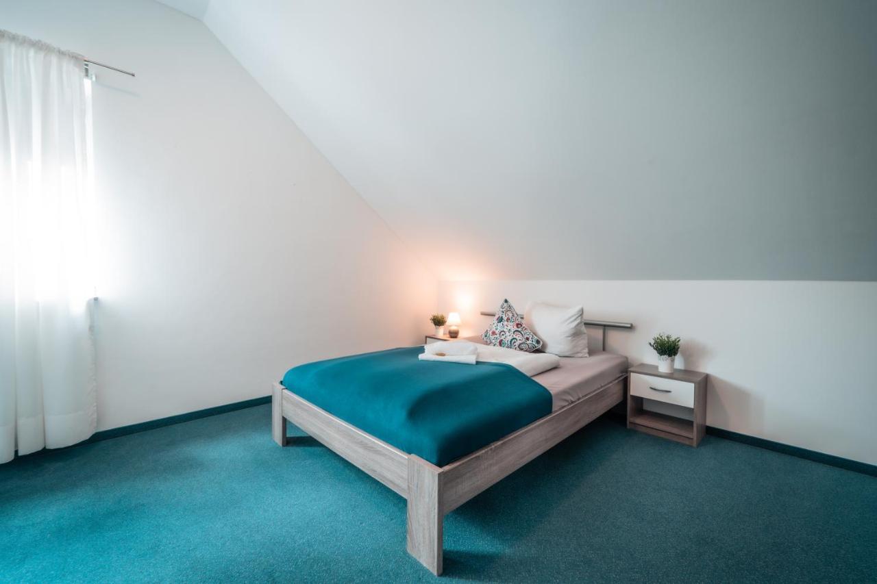 Airport Lounge Hotel Duesseldorf Bagian luar foto