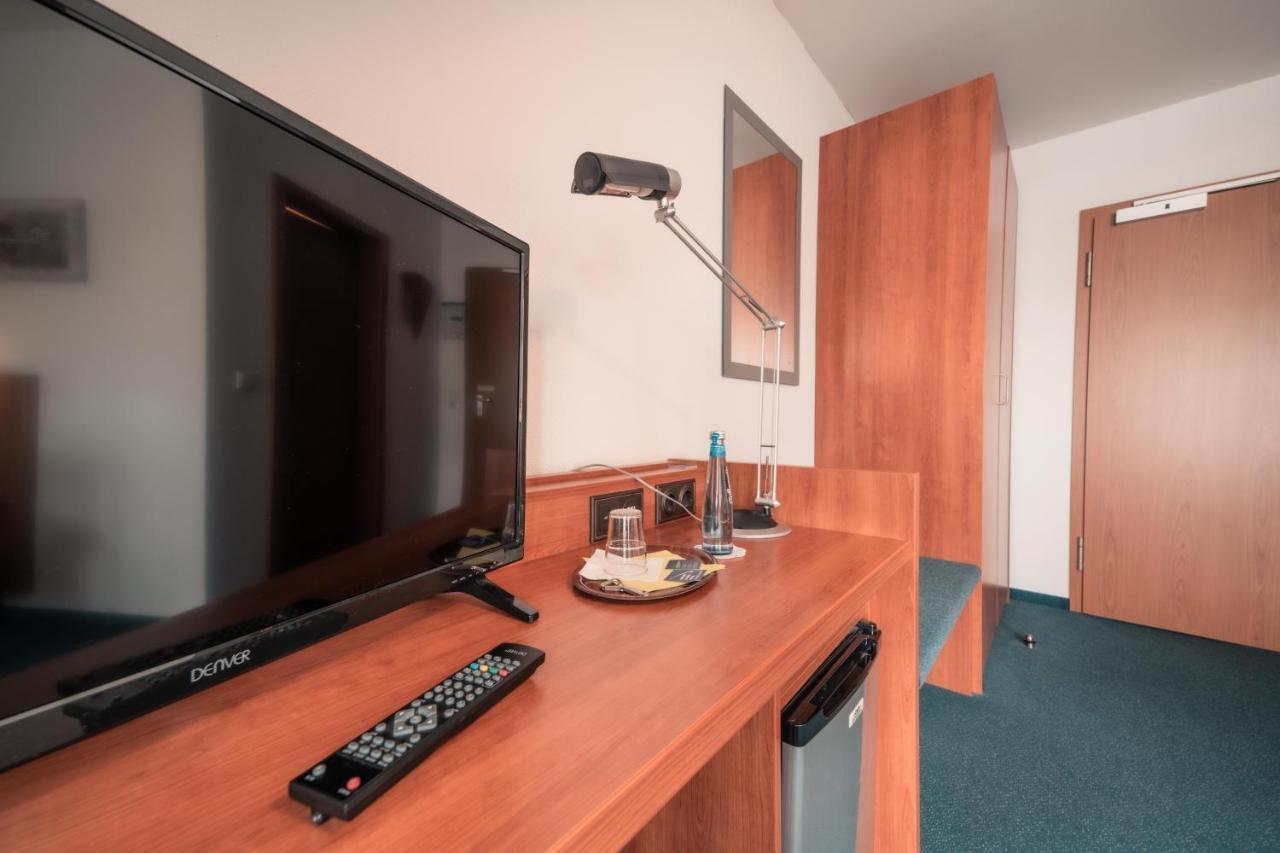 Airport Lounge Hotel Duesseldorf Bagian luar foto